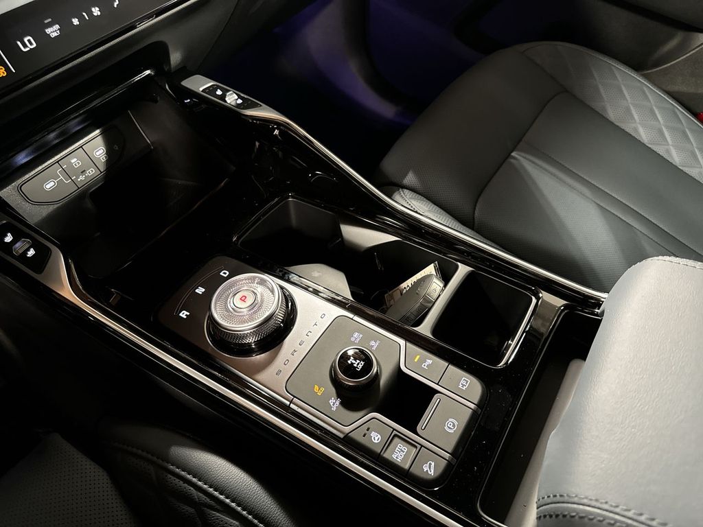 new 2025 Kia Sorento Hybrid car, priced at $48,456