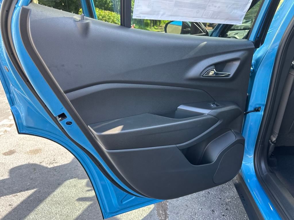 new 2025 Chevrolet Trax car, priced at $26,290