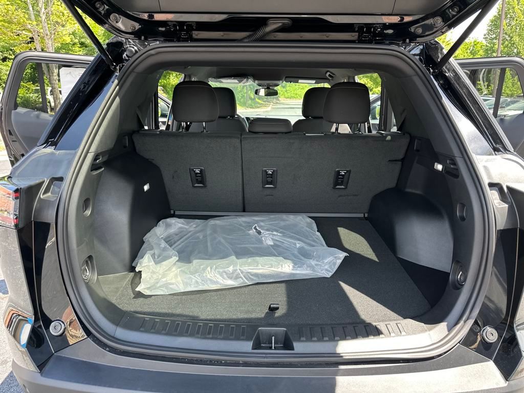 new 2026 Chevrolet Equinox car, priced at $31,995