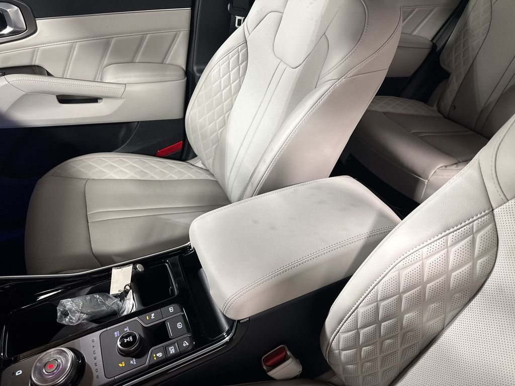 new 2025 Kia Sorento Hybrid car, priced at $47,223