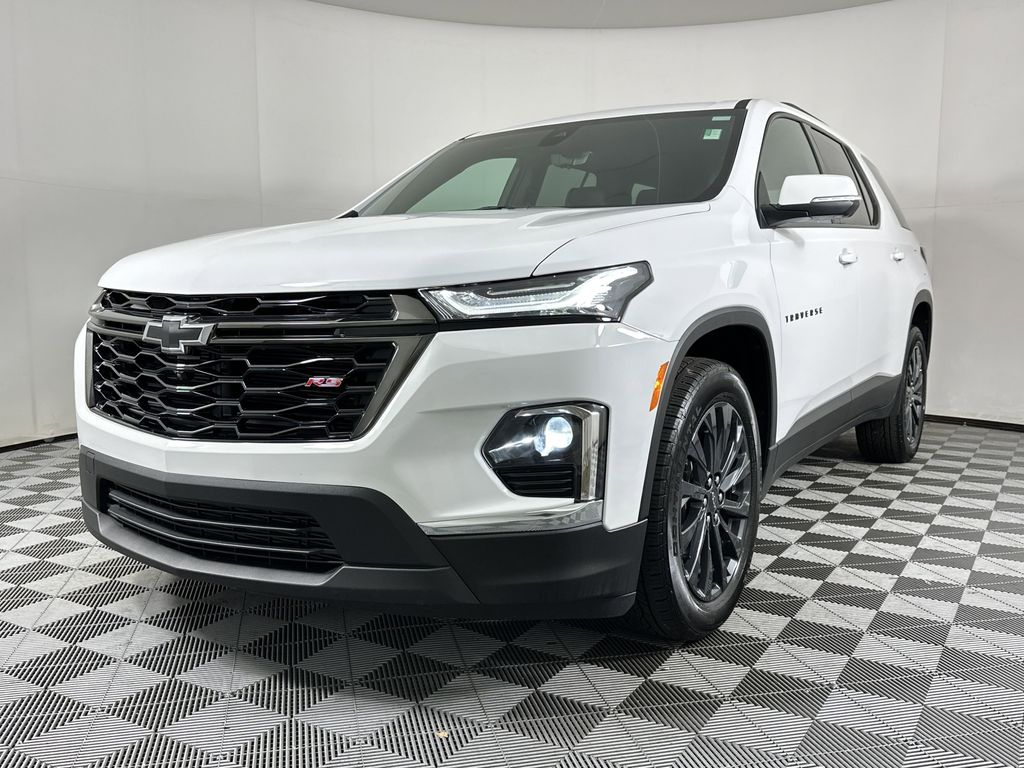 used 2022 Chevrolet Traverse car, priced at $32,988