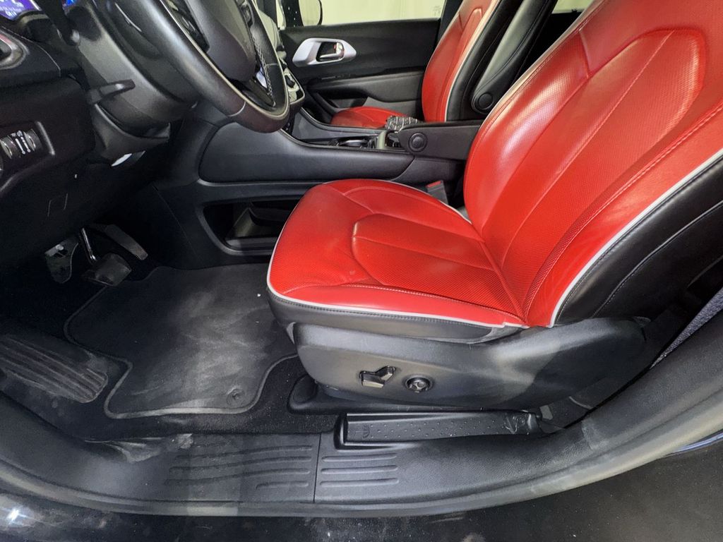 used 2021 Chrysler Pacifica Hybrid car, priced at $27,482