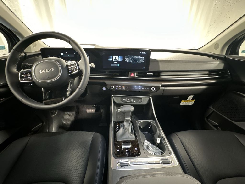 new 2025 Kia Carnival car, priced at $47,884