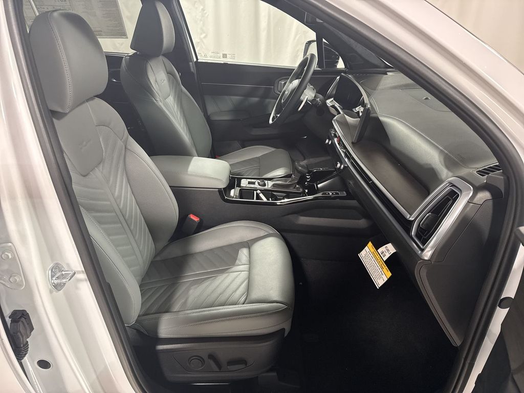 new 2025 Kia Sorento car, priced at $47,621