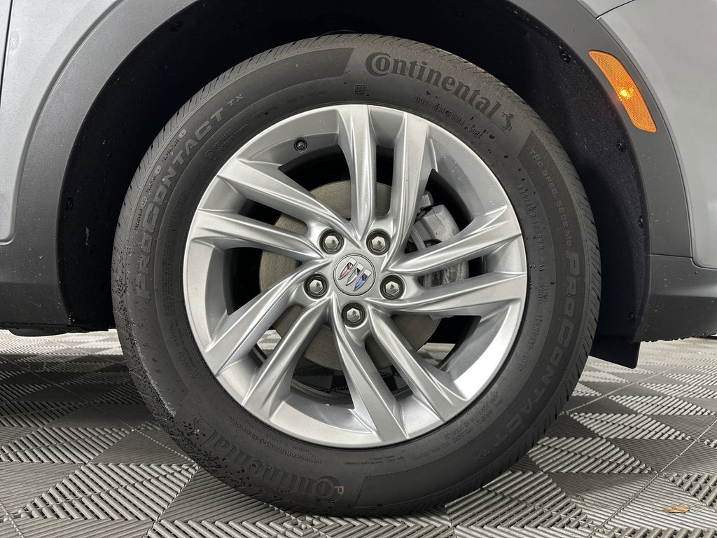 new 2025 Buick Envista car, priced at $26,185