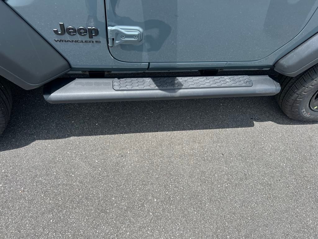new 2025 Jeep Wrangler car, priced at $35,990