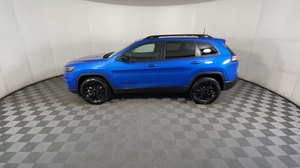 used 2023 Jeep Cherokee car, priced at $20,597