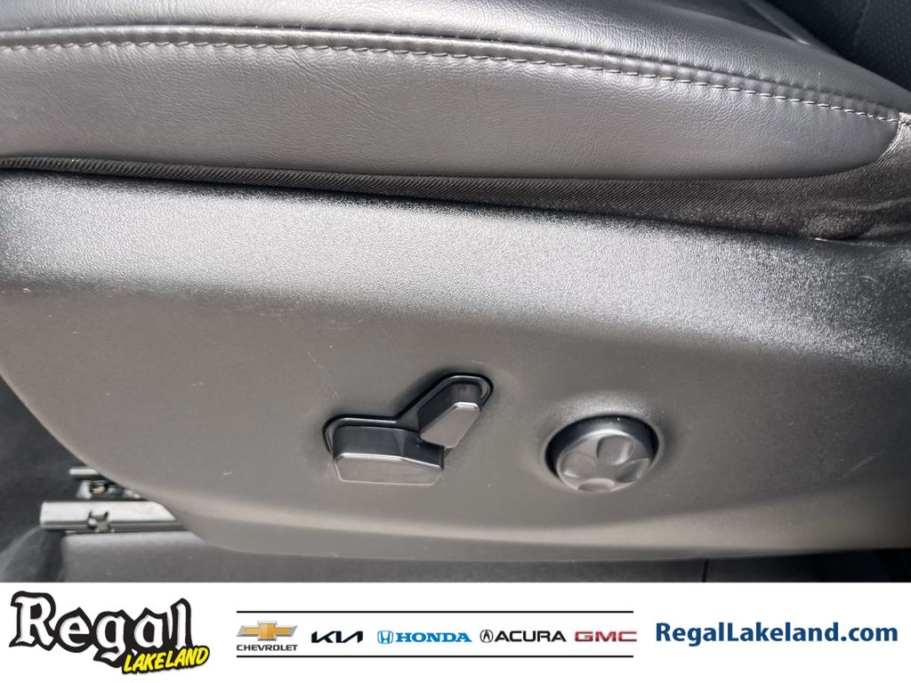 used 2023 Chrysler Pacifica car, priced at $21,294