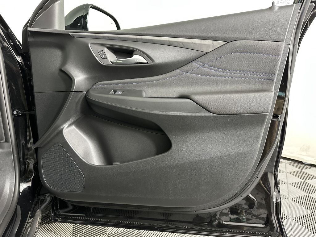 new 2025 Buick Envista car, priced at $29,570