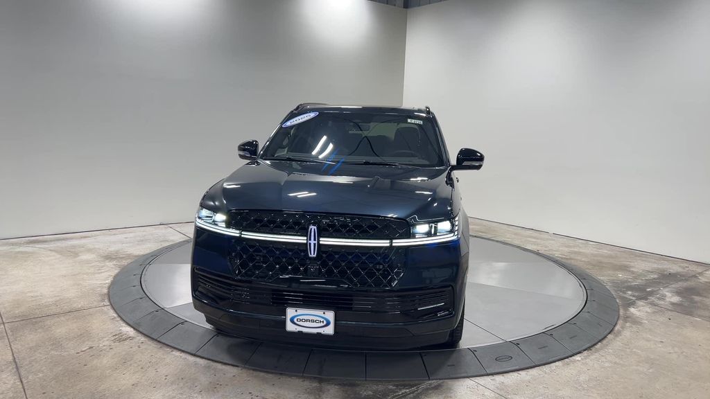 new 2025 Lincoln Navigator car, priced at $106,555