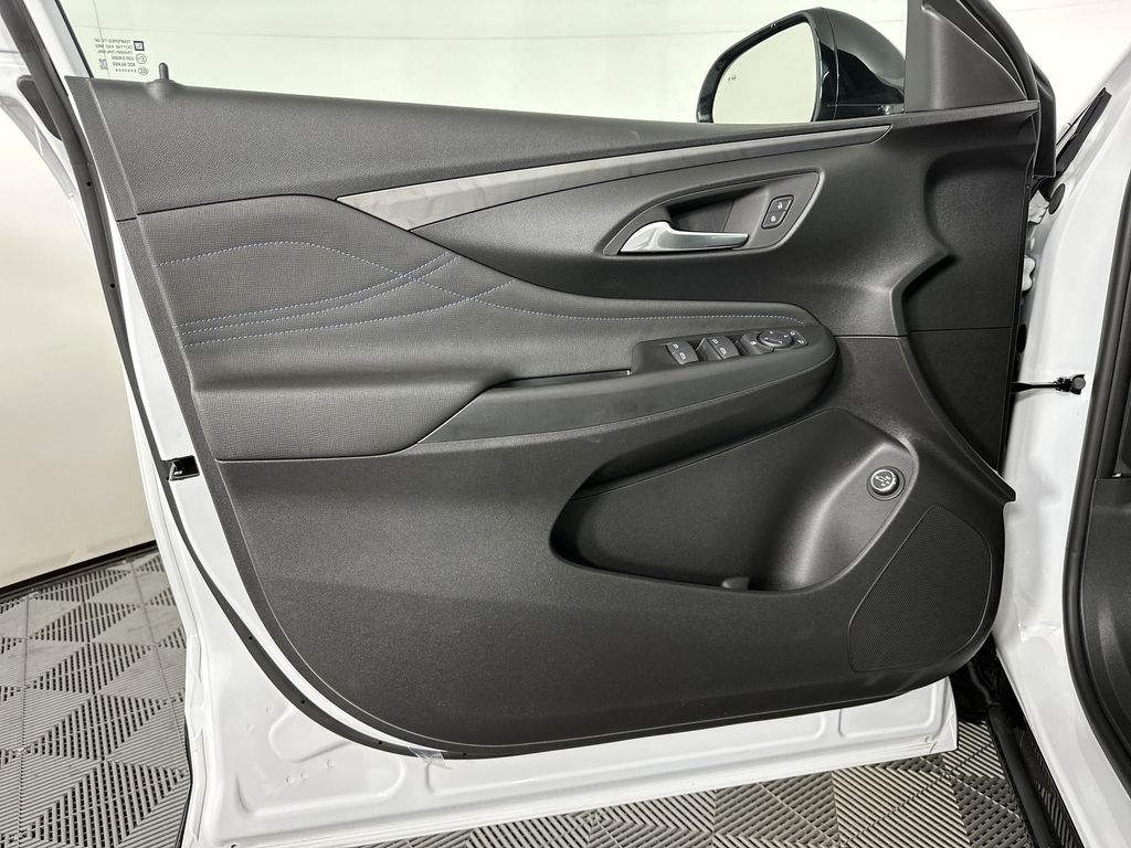 new 2025 Buick Envista car, priced at $29,374