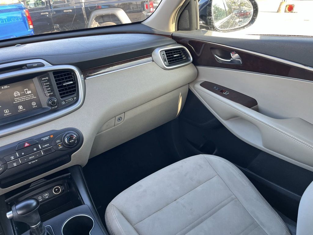 used 2018 Kia Sorento car, priced at $8,789