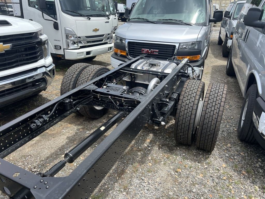 new 2025 Chevrolet 4500 HG LCF Gas car, priced at $77,505