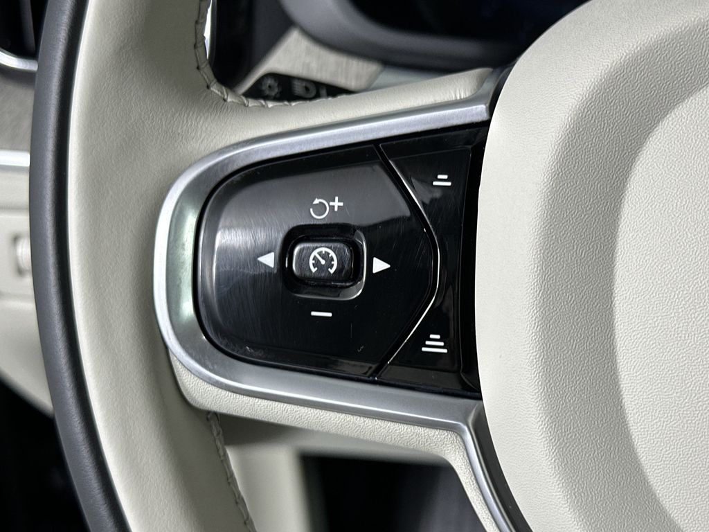 used 2022 Volvo XC60 car, priced at $36,795