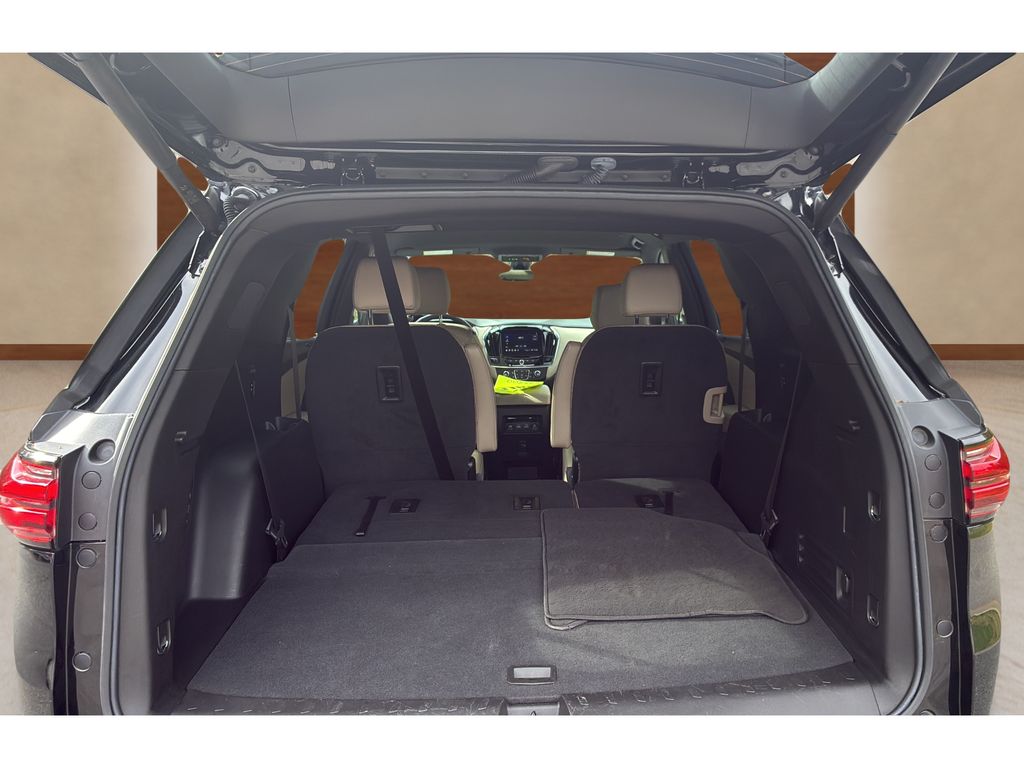 used 2023 Chevrolet Traverse car, priced at $33,900