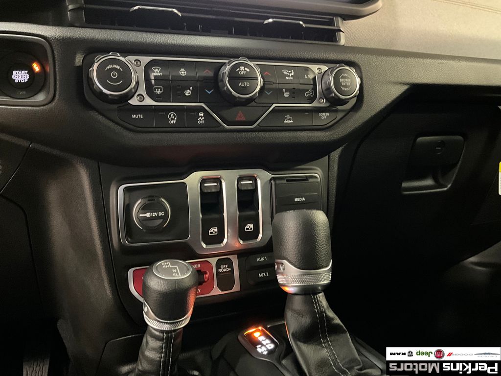 new 2025 Jeep Wrangler car, priced at $48,381
