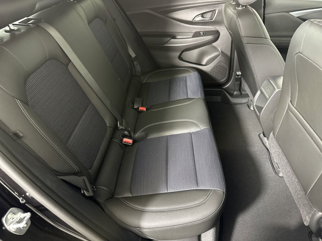 new 2025 Buick Envista car, priced at $25,187