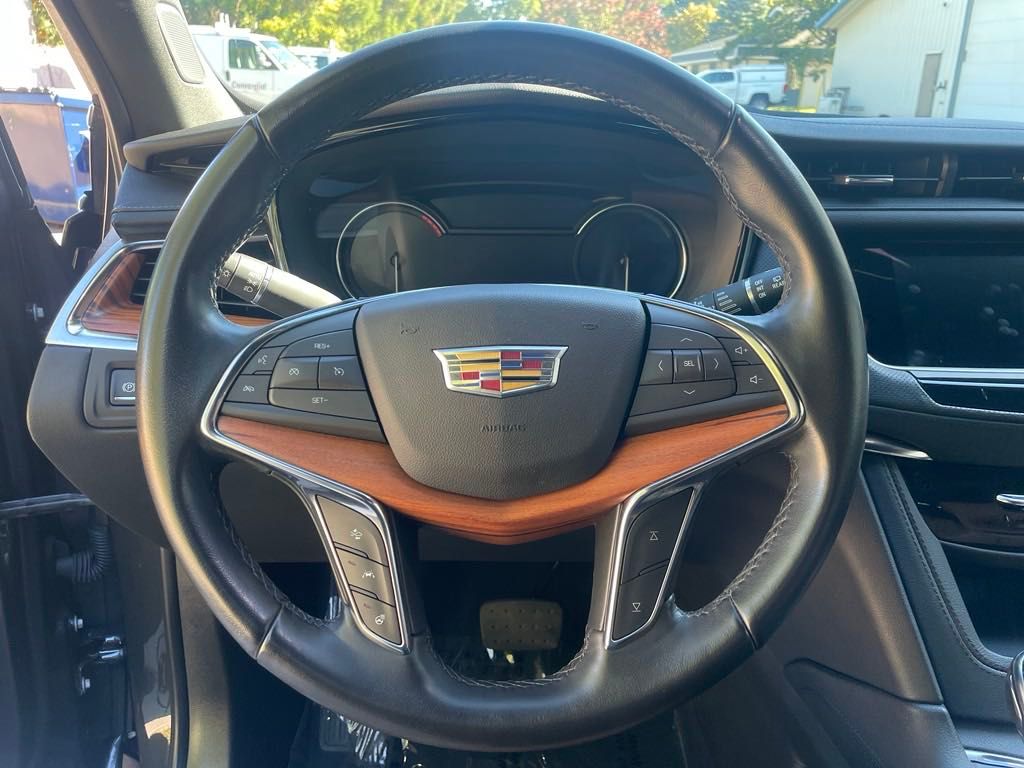 used 2021 Cadillac XT5 car, priced at $30,950