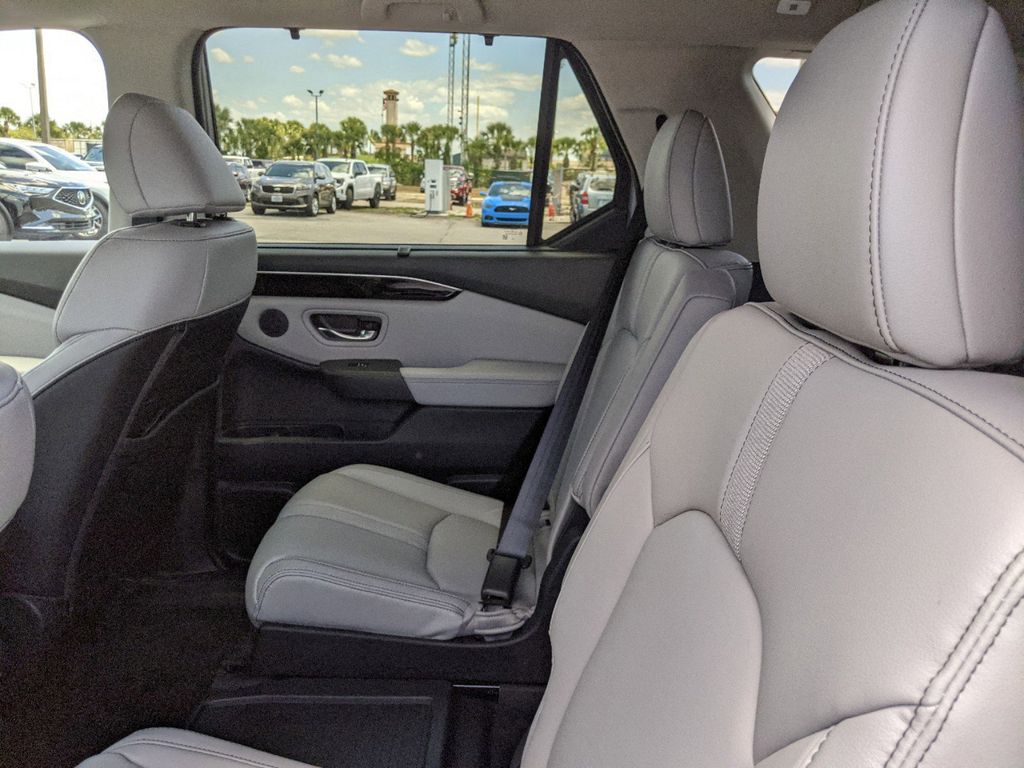 new 2025 Honda Pilot car, priced at $43,195