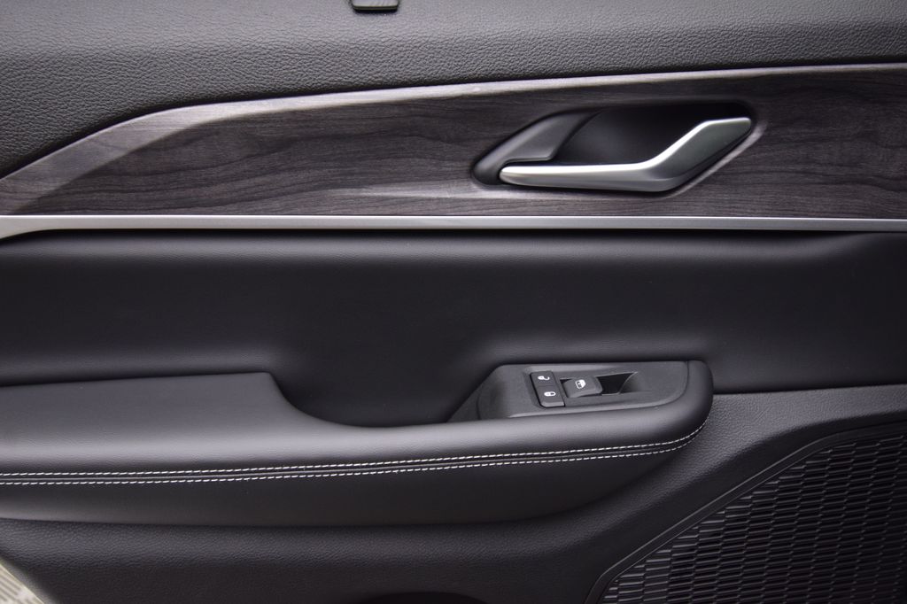 new 2025 Jeep Grand Cherokee car, priced at $54,405