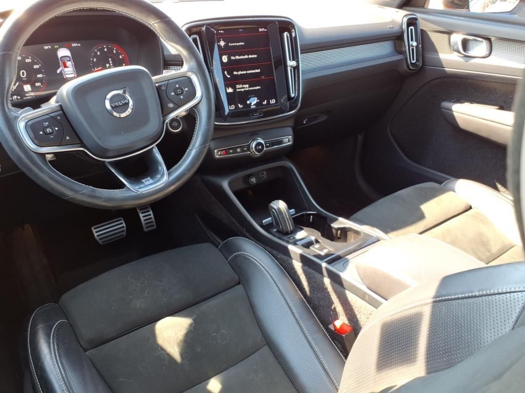 used 2019 Volvo XC40 car, priced at $18,111