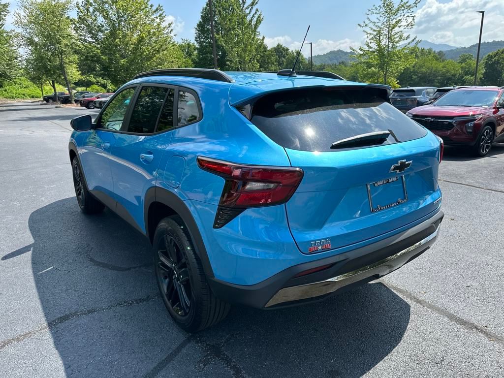 new 2025 Chevrolet Trax car, priced at $27,335
