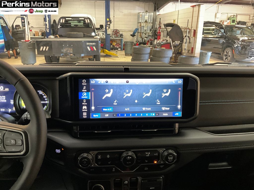 new 2025 Jeep Wrangler car, priced at $58,758