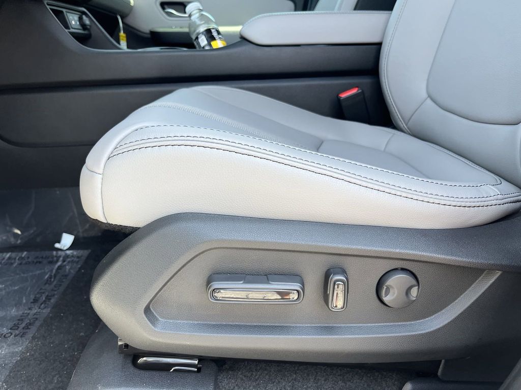 new 2025 Honda Pilot car, priced at $43,589