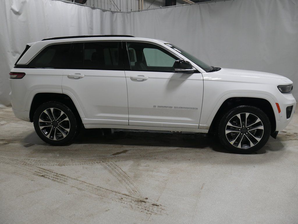 new 2024 Jeep Grand Cherokee car, priced at $71,920