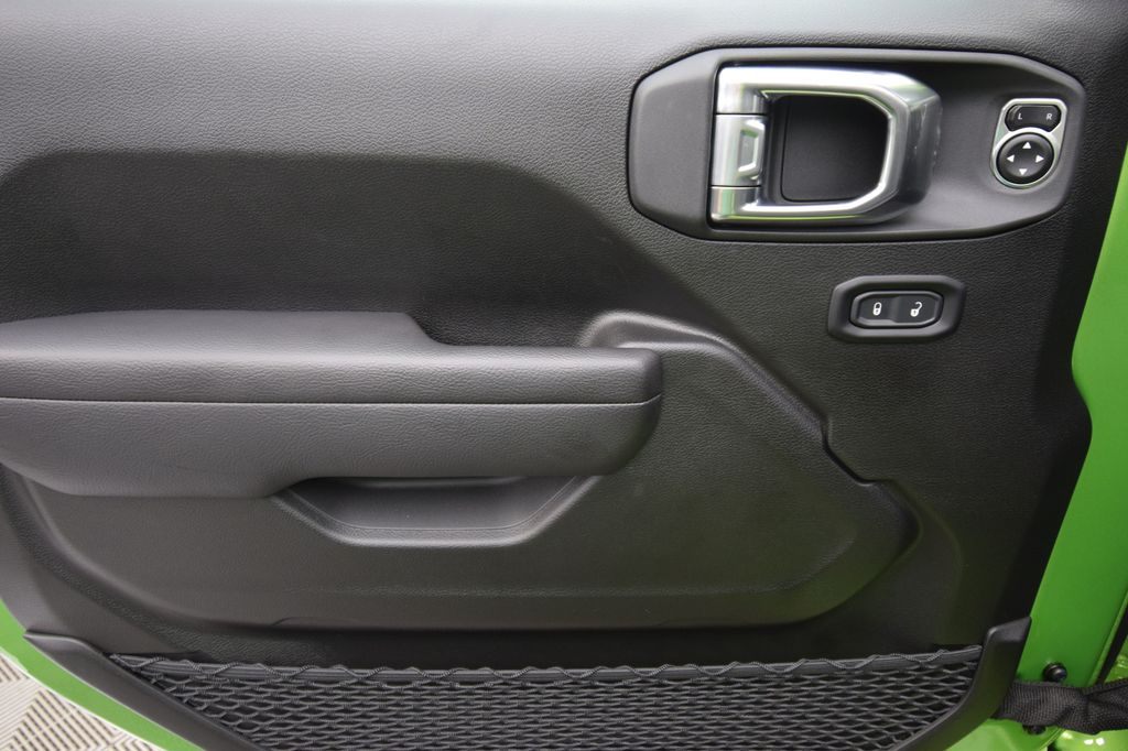 new 2025 Jeep Wrangler car, priced at $43,220