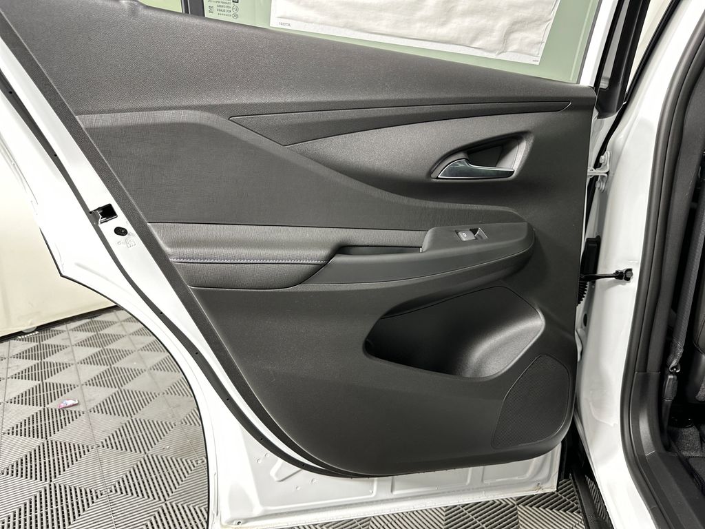 new 2025 Buick Envista car, priced at $29,075