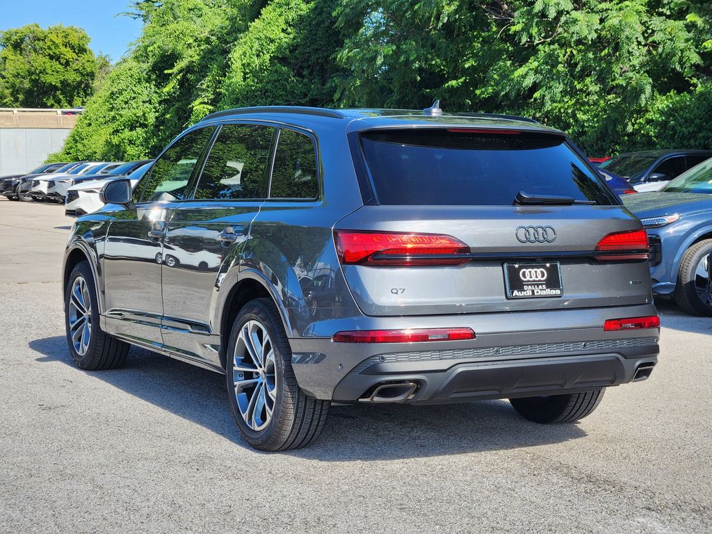 new 2025 Audi Q7 car, priced at $70,700