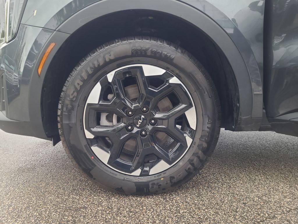 used 2024 Kia Sorento car, priced at $32,462