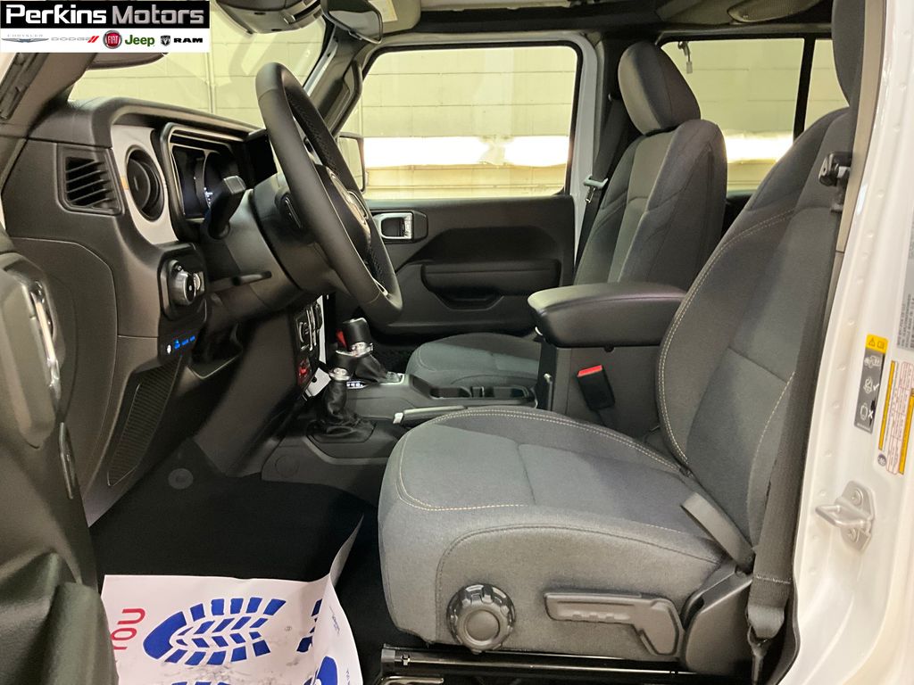 new 2025 Jeep Wrangler car, priced at $55,247