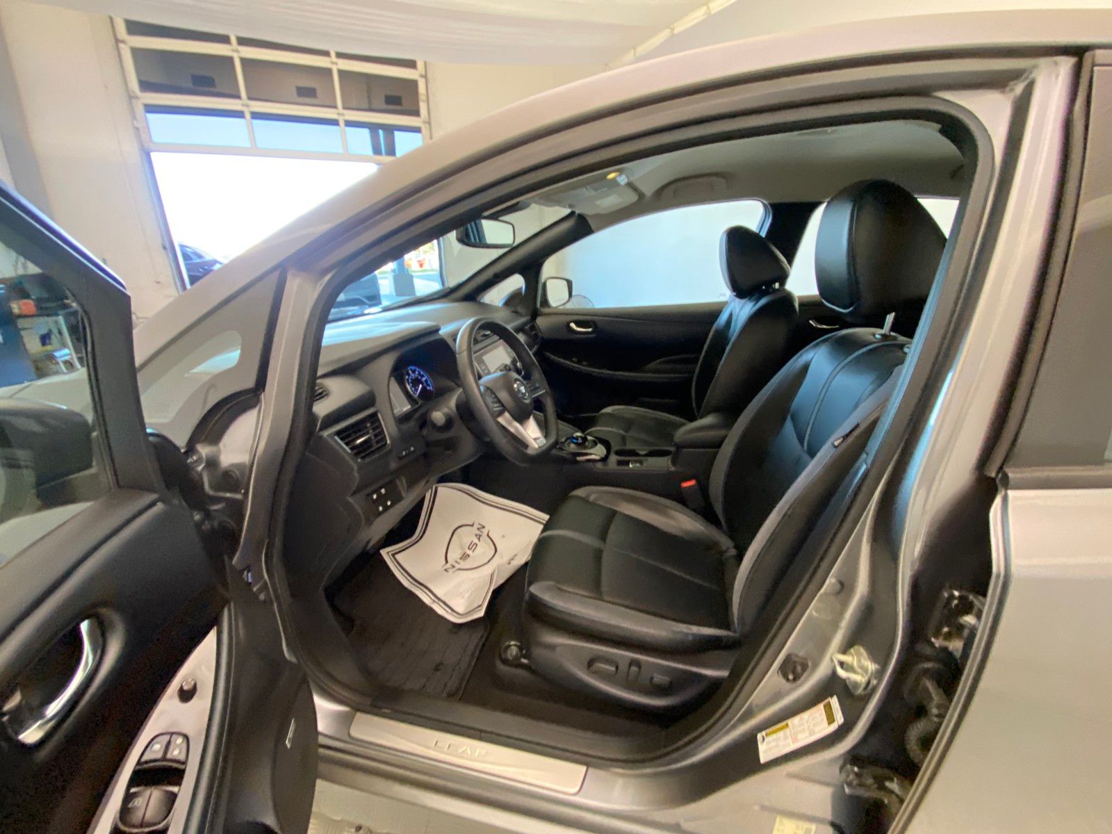 used 2022 Nissan Leaf car, priced at $22,500