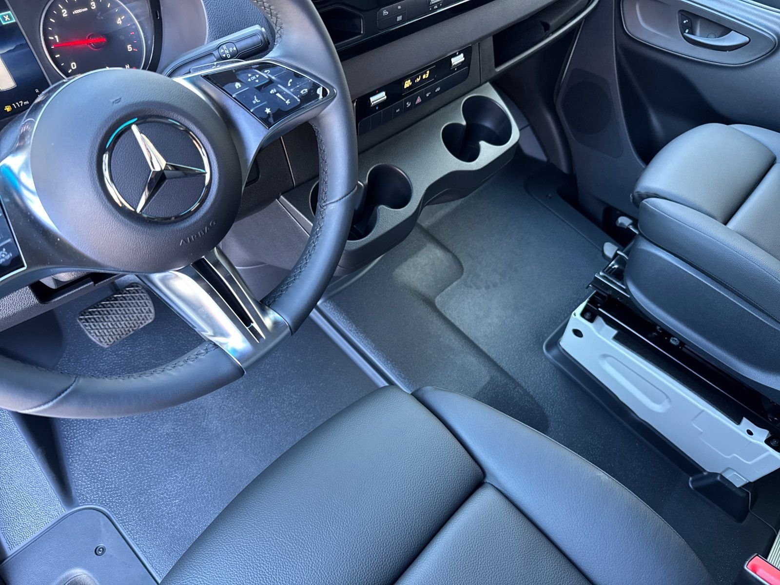 new 2025 Mercedes-Benz Sprinter 2500 car