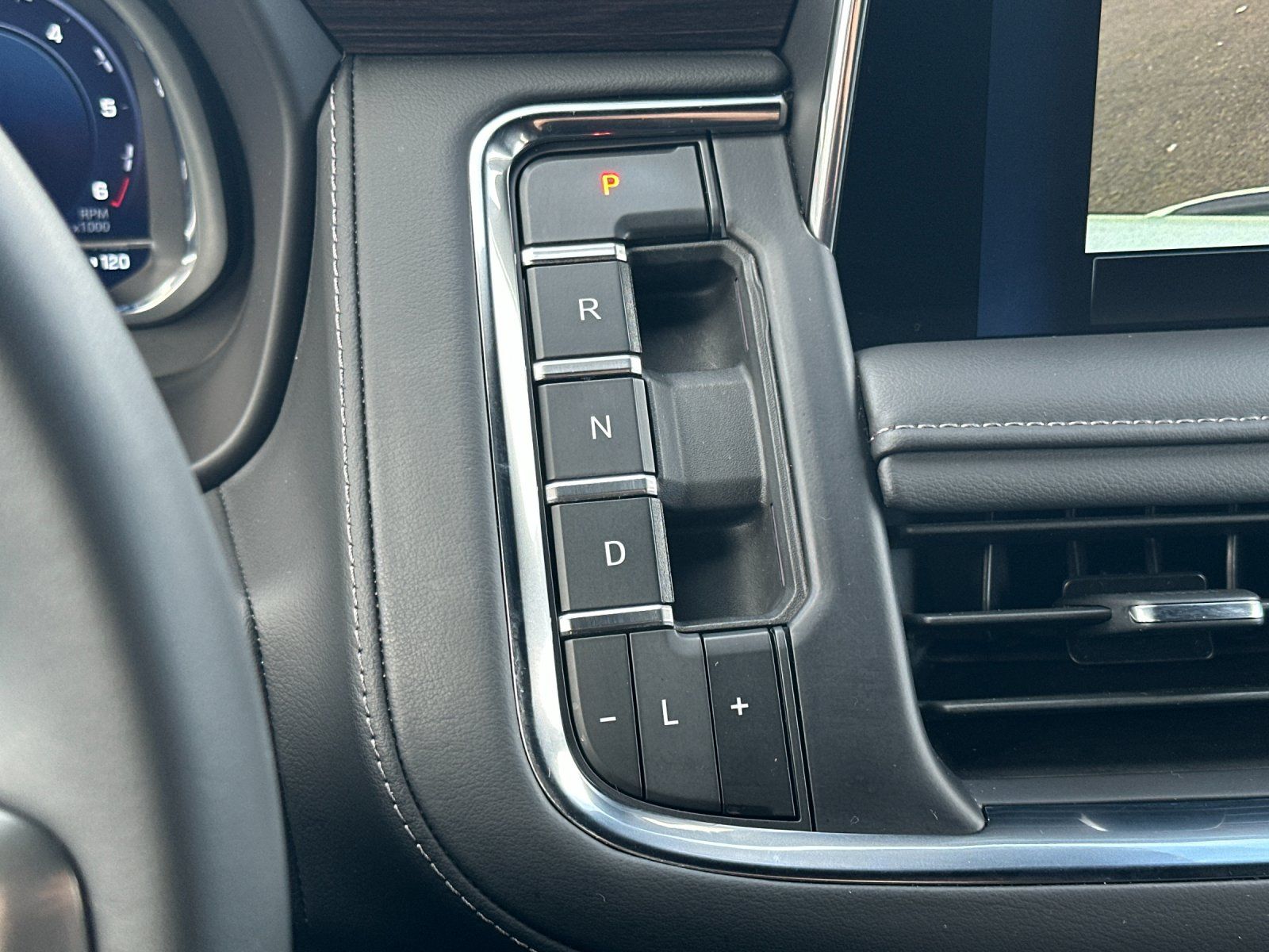 used 2024 Chevrolet Tahoe car, priced at $54,998