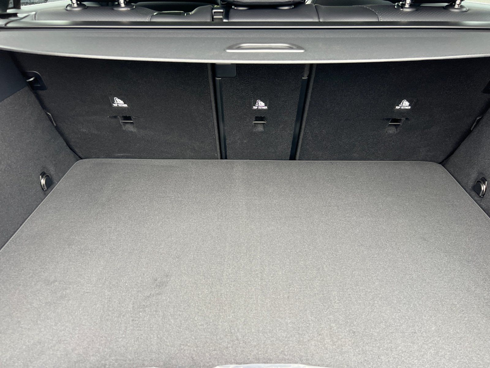 new 2025 Mercedes-Benz GLC car