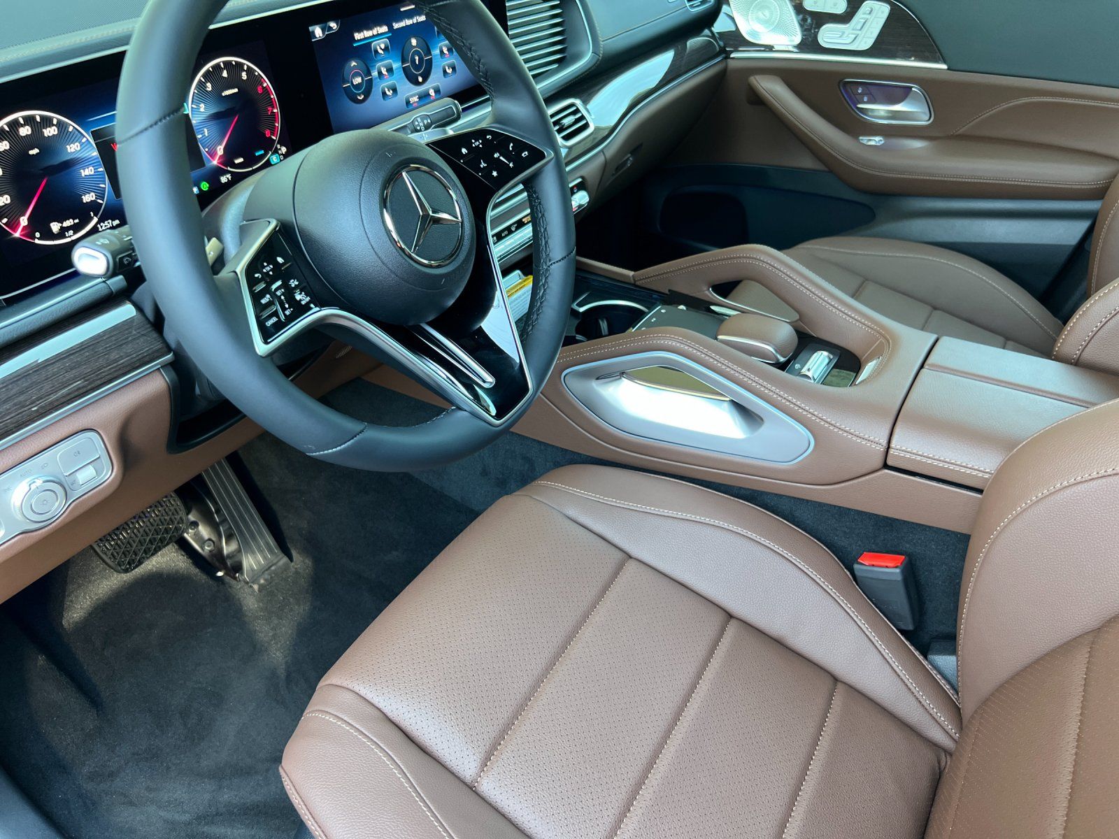 new 2025 Mercedes-Benz GLS car