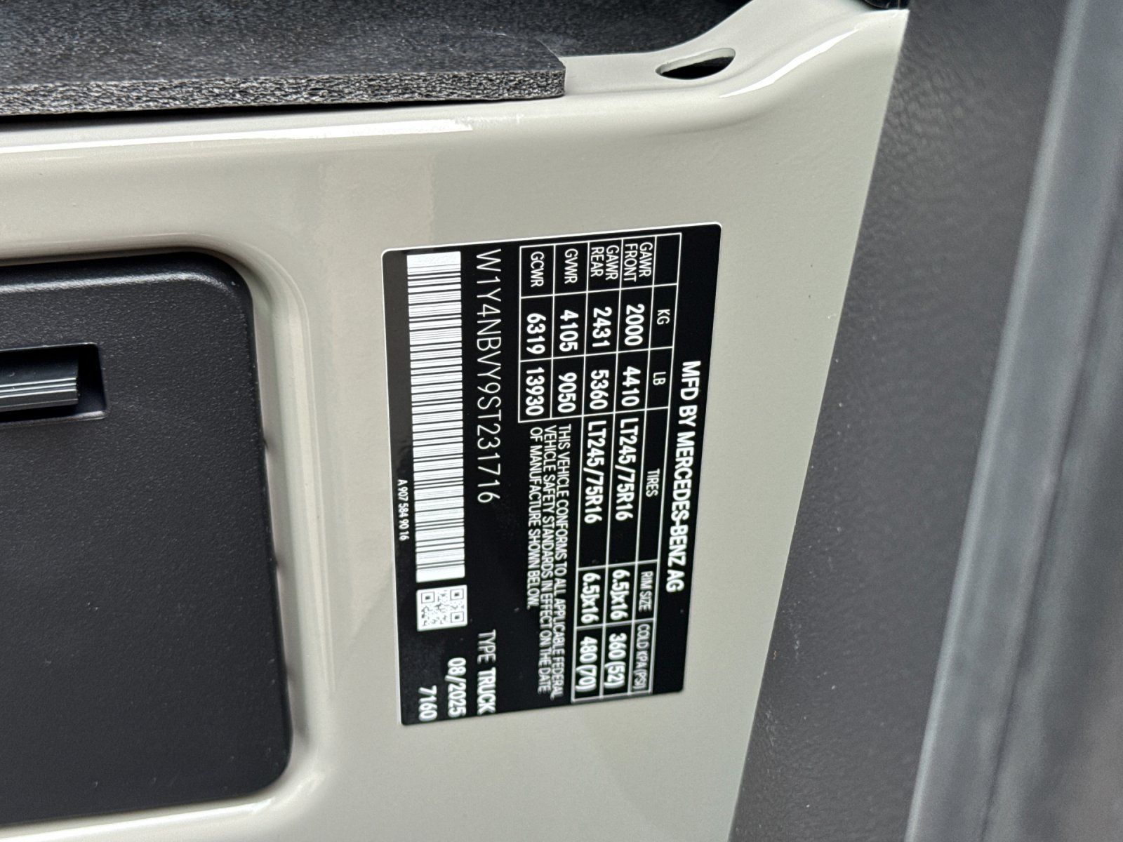 new 2025 Mercedes-Benz Sprinter 2500 car