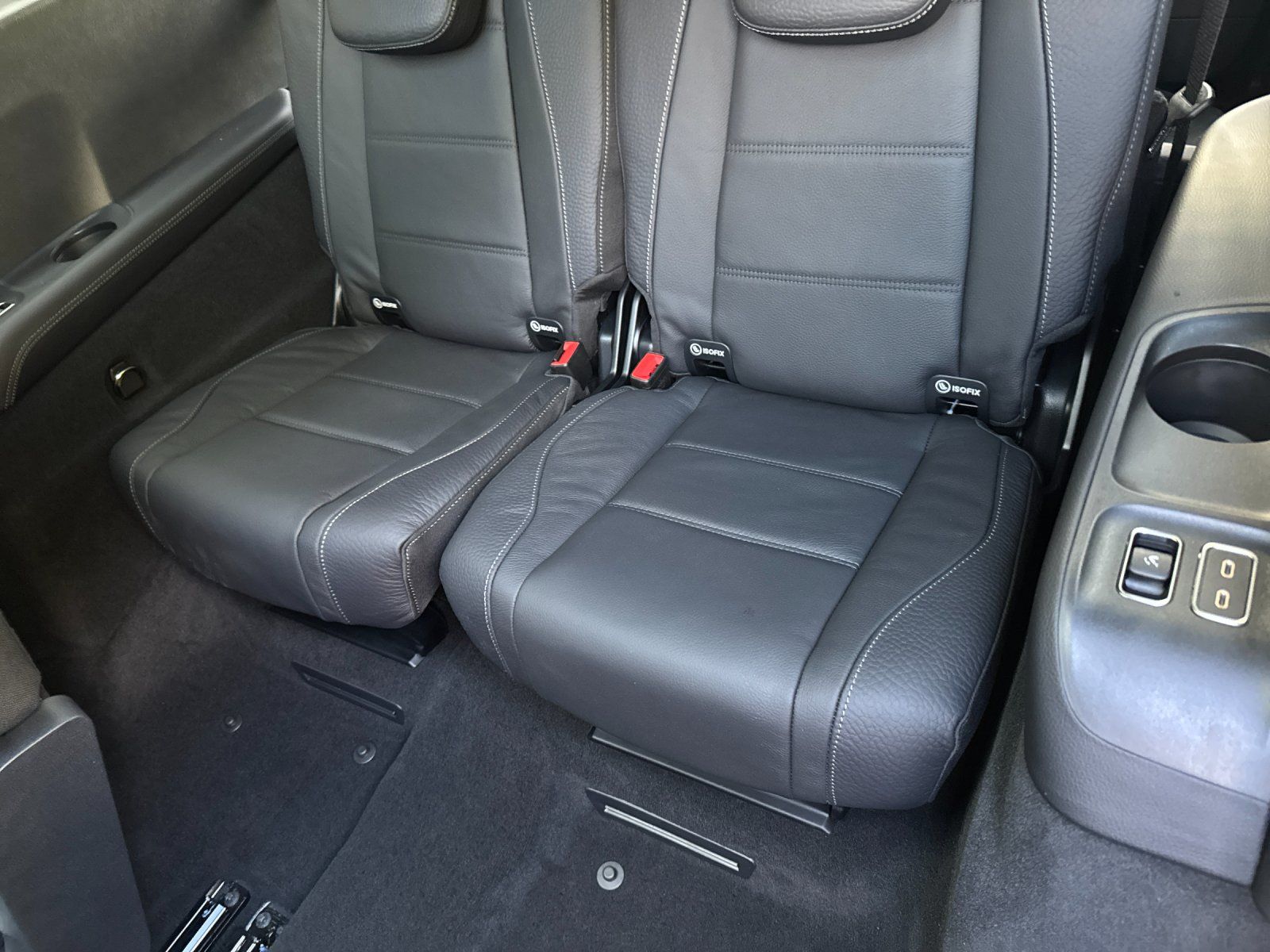 new 2026 Mercedes-Benz GLS car