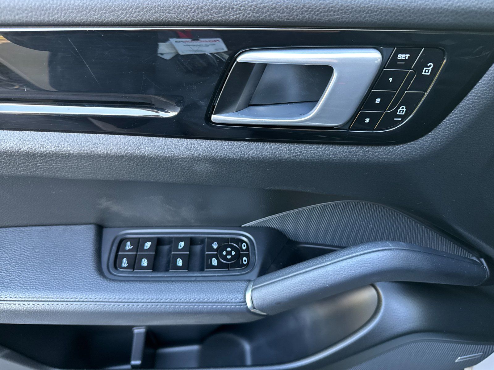 used 2021 Porsche Cayenne car, priced at $53,998