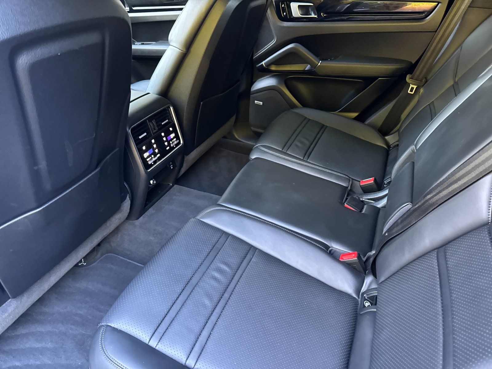 used 2021 Porsche Cayenne car, priced at $53,998