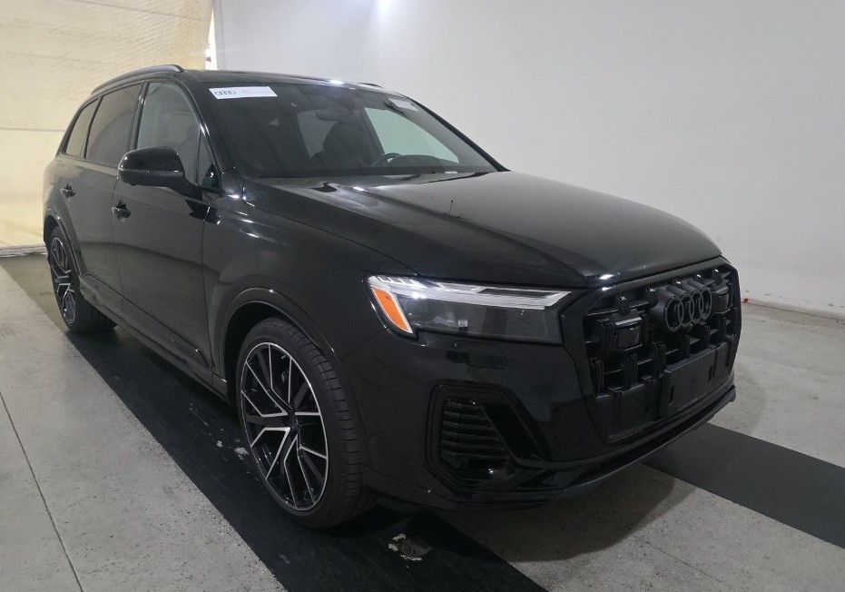 used 2025 Audi Q7 car, priced at $62,998