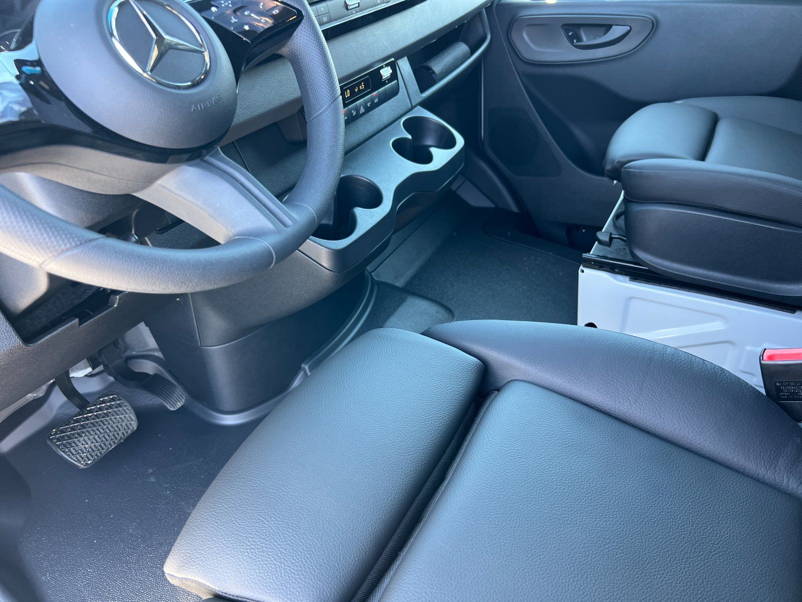 new 2025 Mercedes-Benz Sprinter 2500 car