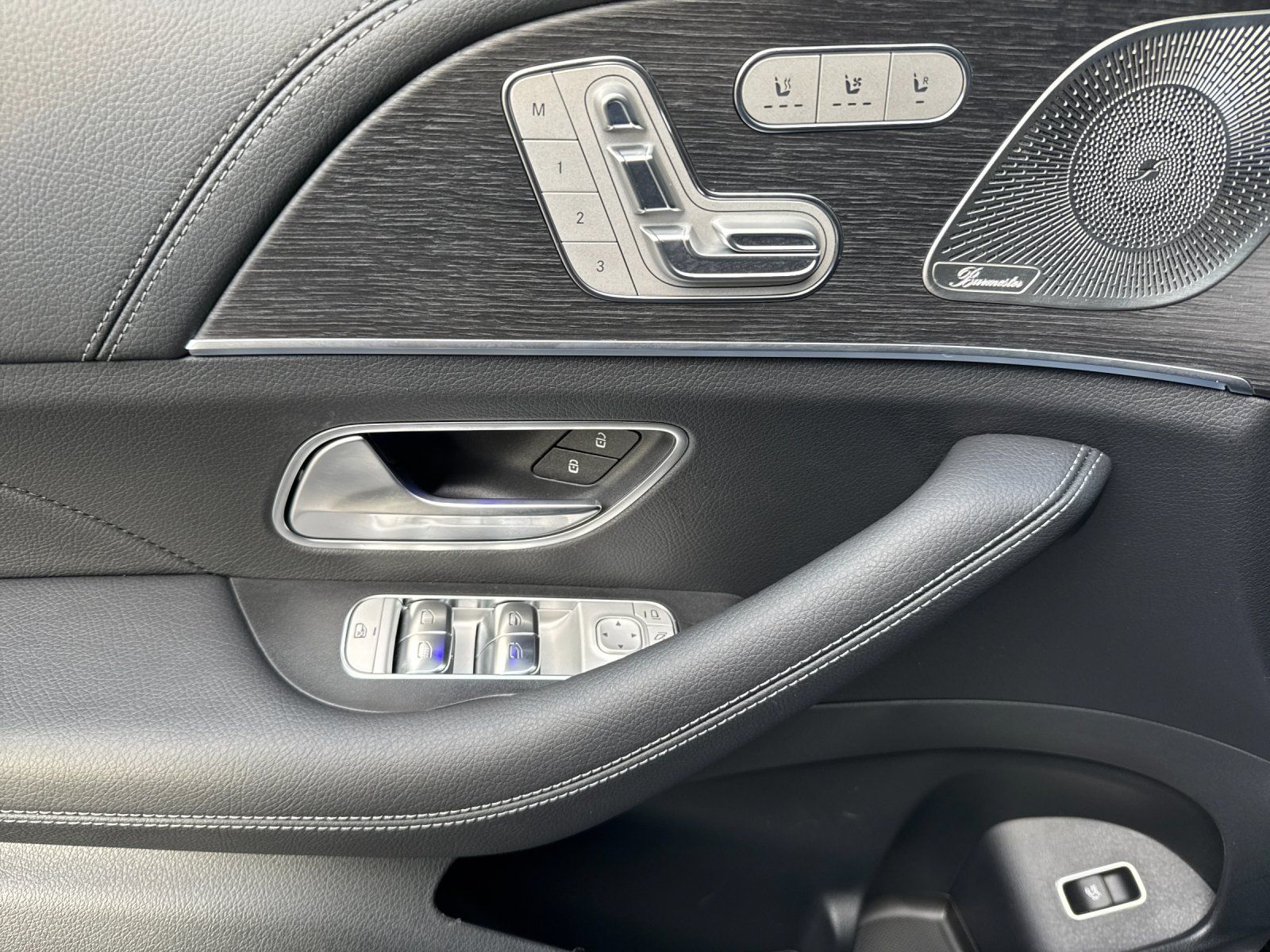 new 2026 Mercedes-Benz GLS car