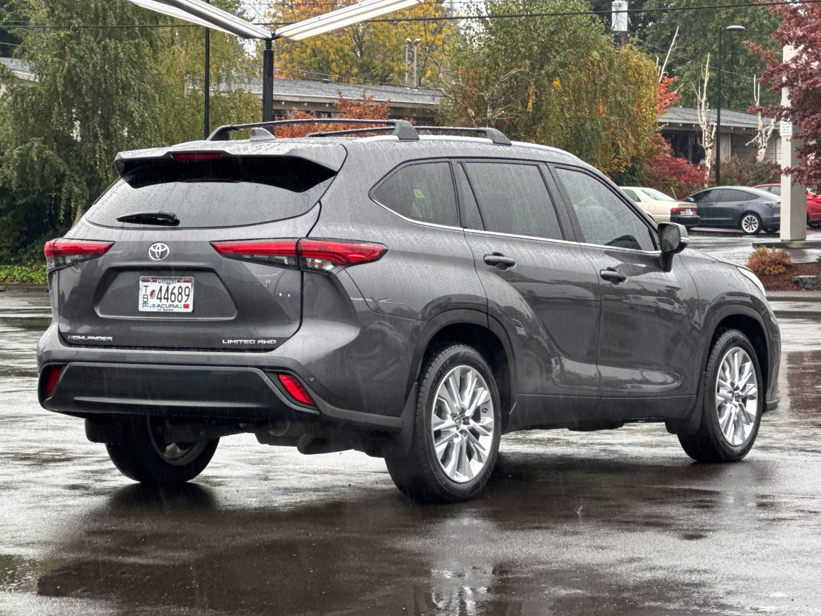 used 2022 Toyota Highlander car, priced at $36,998