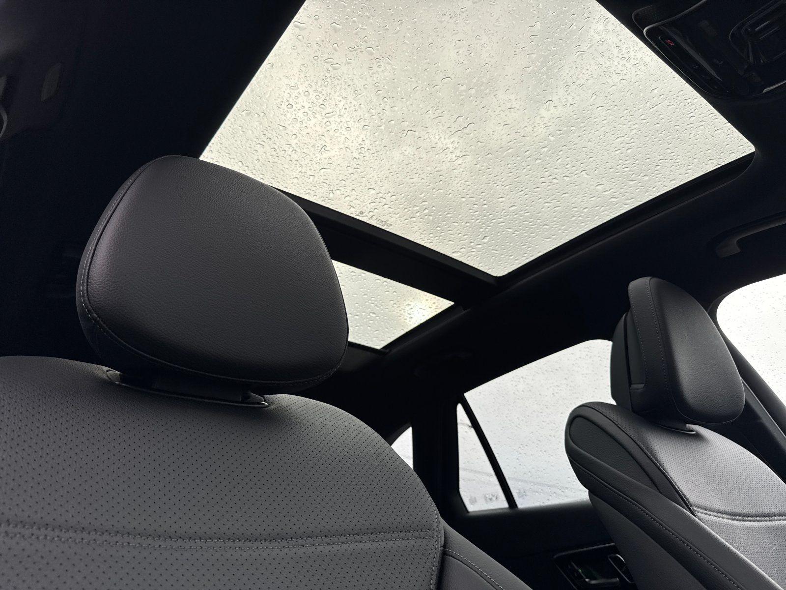 new 2025 Mercedes-Benz GLC car