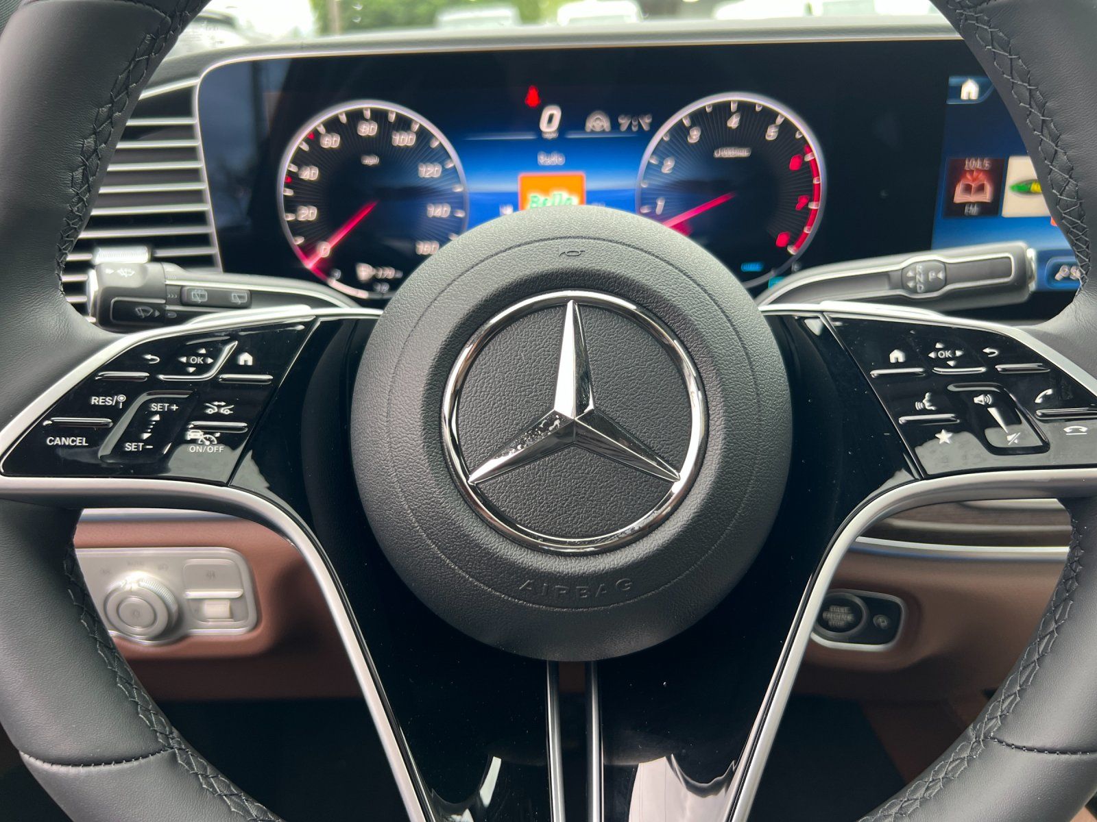 new 2025 Mercedes-Benz GLS car