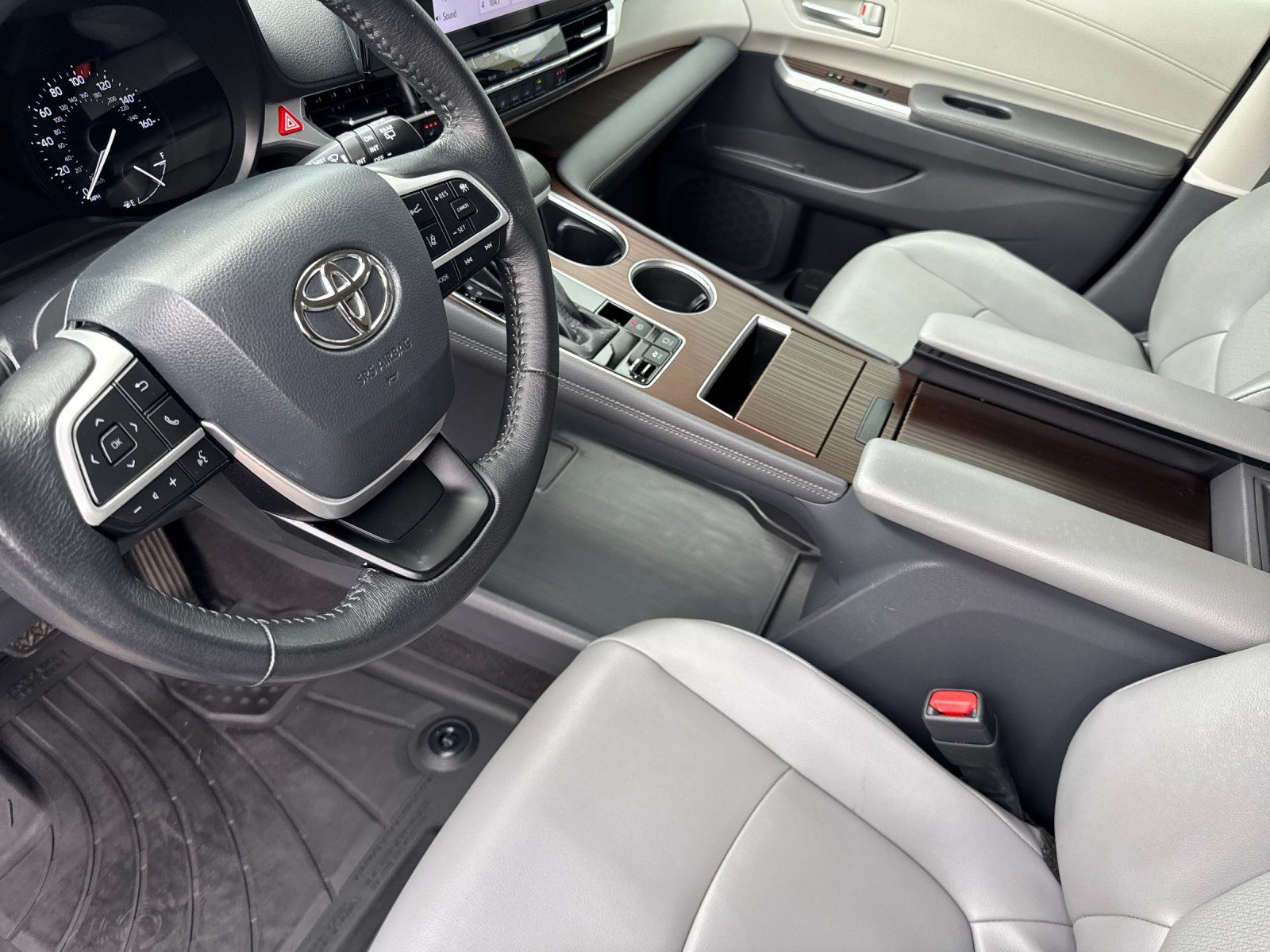 used 2021 Toyota Sienna car, priced at $38,998